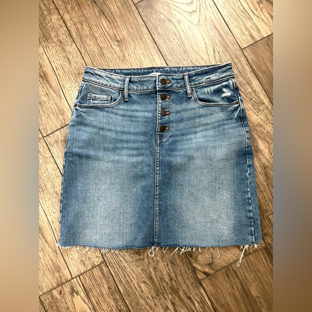 Old Navy Denim Button down Frayed hem Distressed pocket Skirt  Size 8